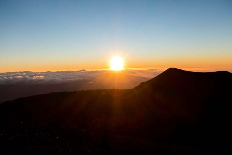 hawaii mauna kea sun and mountain
