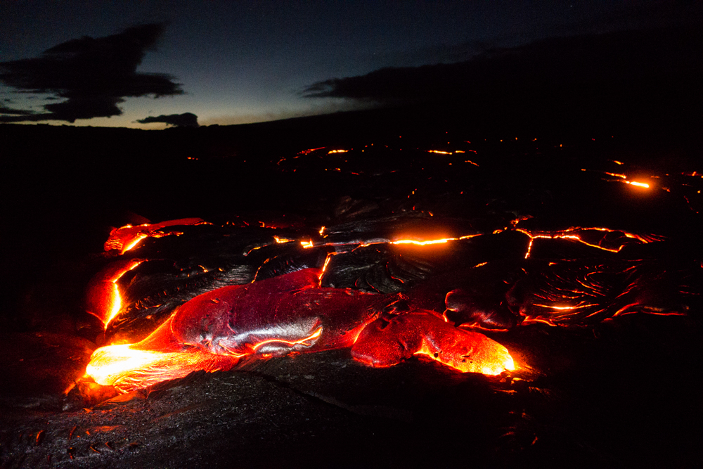 hawaii volcano national park at night