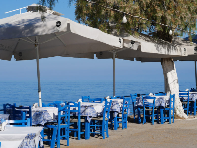 crete rethymnon sea side restaurant