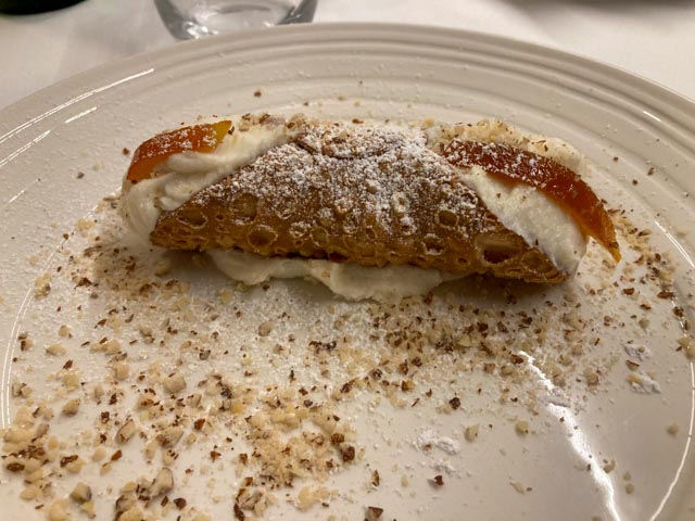 cannolo siciliano