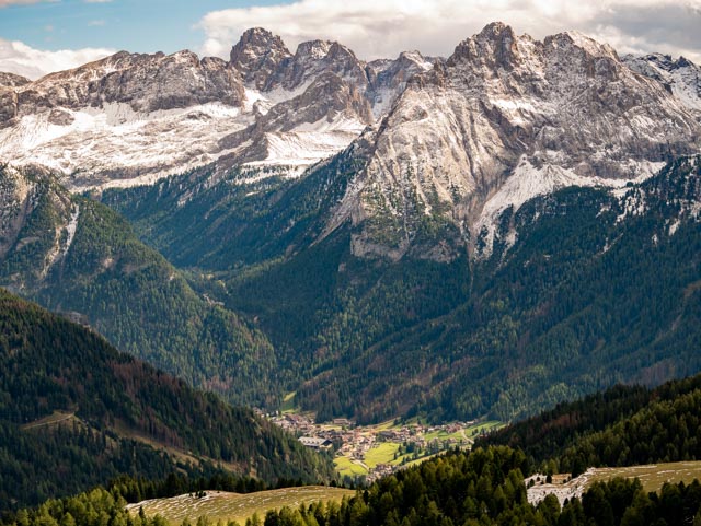 sommets et vallées des Dolomites