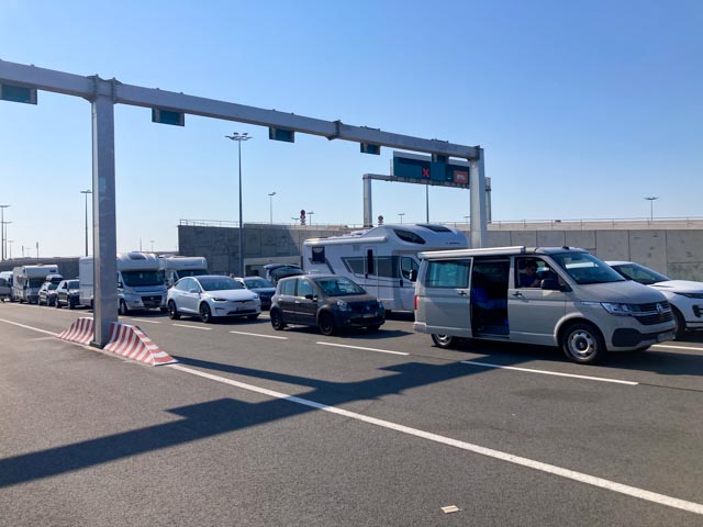 attente ferry calais