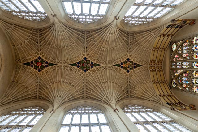 plafond de la cathedrale de bath