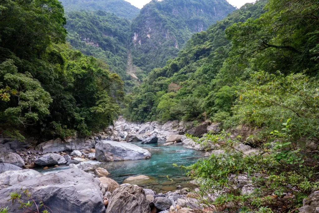 fin de sentier rocher Shakadang Trail