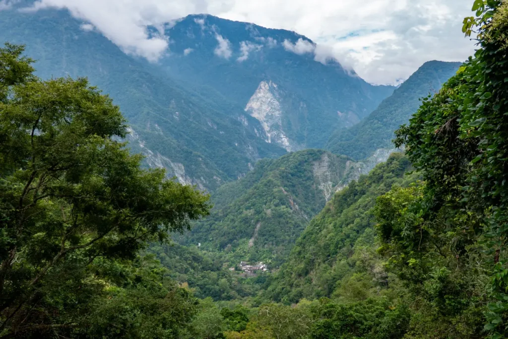 rare vue lushui trail