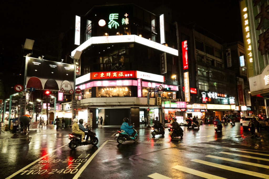 taipei scooter de nuit