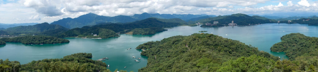 vue panoramique du lac