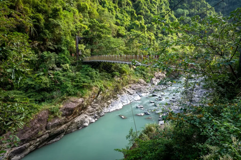 Xian Xian trail bridge